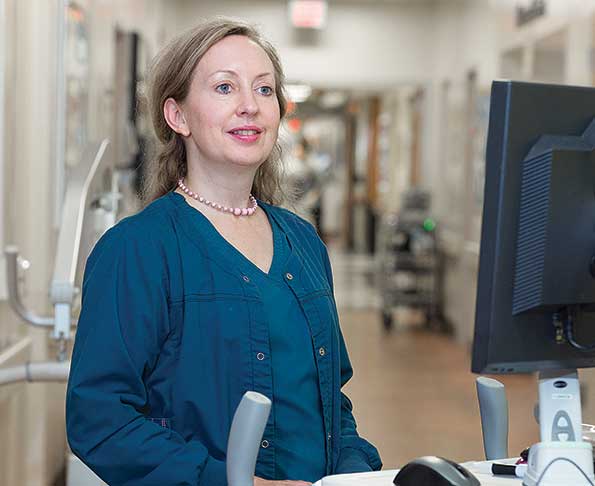 A cardiac surgical nurse at Emory University Hospital, Sara Drum says the college “gave me the confidence that I could truly achieve any change in the world I intended to—or at least put a great dent into problems I am passionate about.” (Photo by Bill Roa)